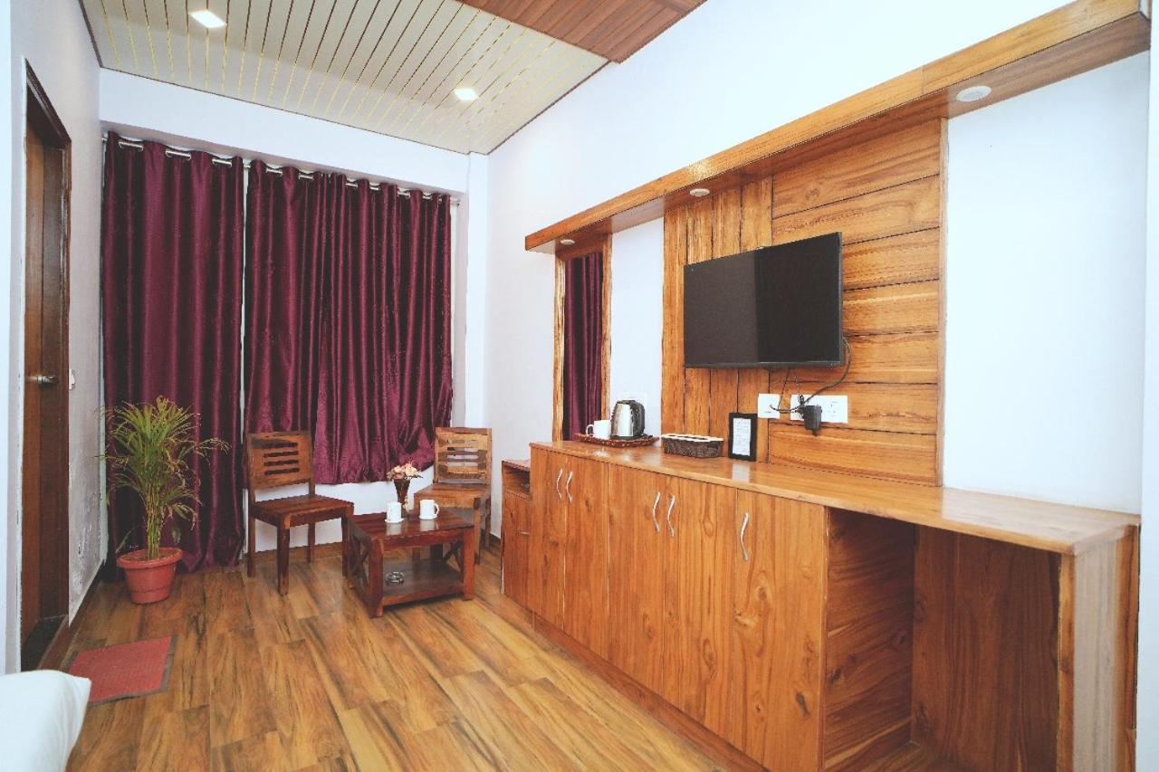Hotel Kasauli View Cafe Restaurant Open Terrace Mountain View Exterior photo